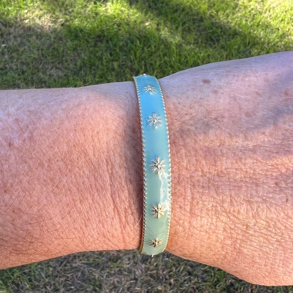 Lia Sophia Palisades Ice Capades Light Green Bangle Small Satin Matte GoldTone👠